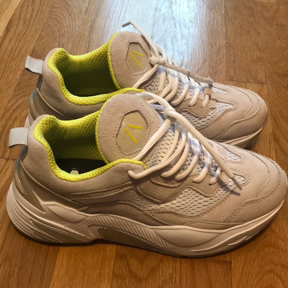 SOLD Zara Chunky Sneaker